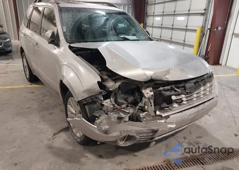 2011 Subaru Forester 2.5X Premium из США, поврежденный, VIN JF2SHADC7BH740131